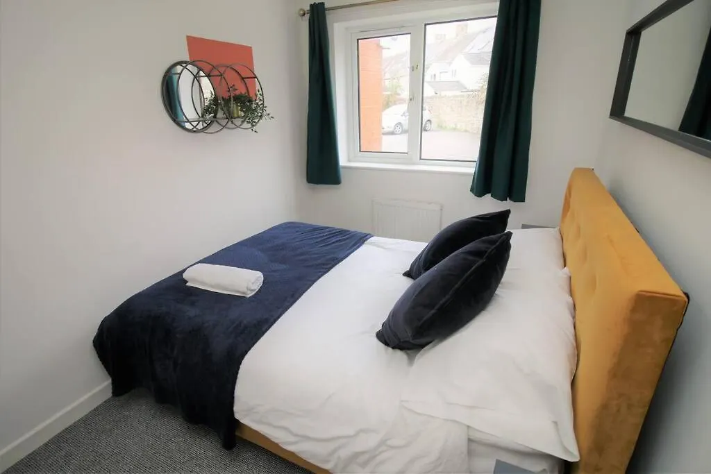 Thesiger Court Apartments - Free Private Parking - By Property Promise location